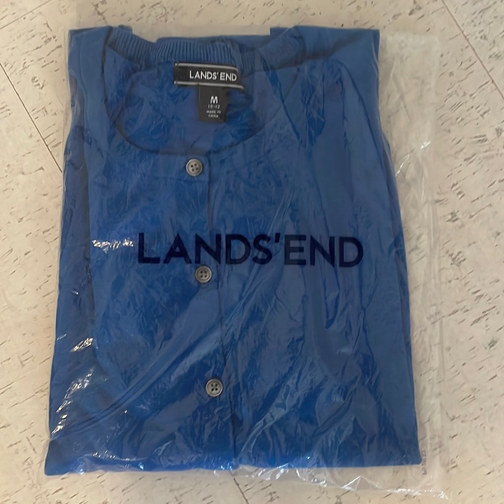 Brand new button up lands in cardigan